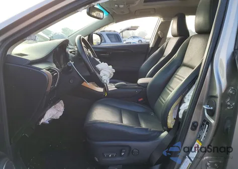 2017 Lexus Nx 200T Base z USA, uszkodzony, nr VIN JTJBARBZ6H2118301